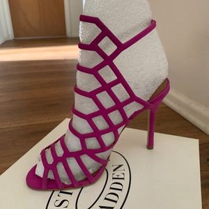 Steve Madden SLITHUR Fuschia heels